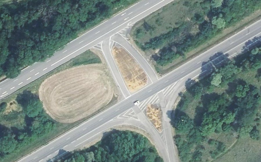 Vue aérienne du Rond-point anonyme n°1432524276