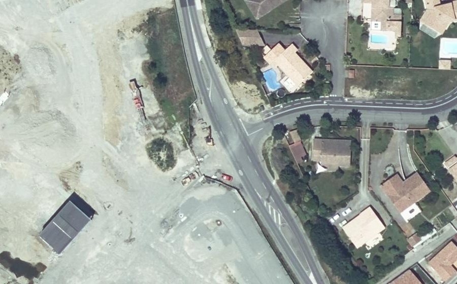 Vue aérienne du Rond-point anonyme n°1432575641