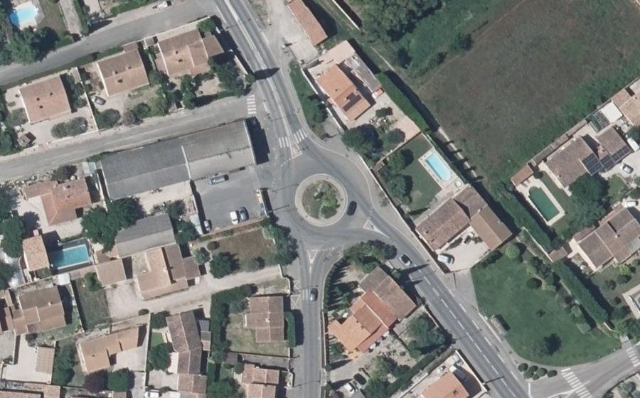 Vue aérienne du Rond-point anonyme n°14329504