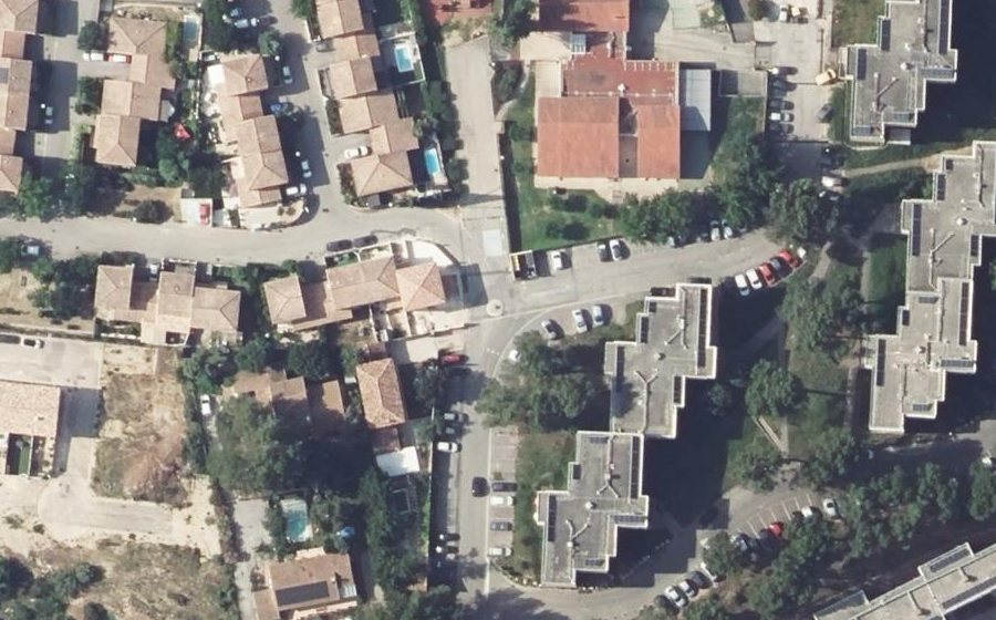 Vue aérienne du Rond-point anonyme n°1433090598