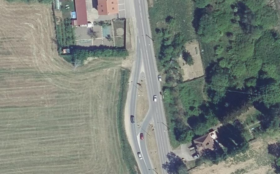 Vue aérienne du Rond-point anonyme n°1433594446