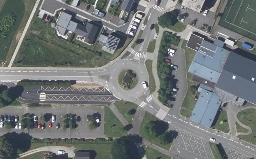 Vue aérienne du Rond-point anonyme n°143422432