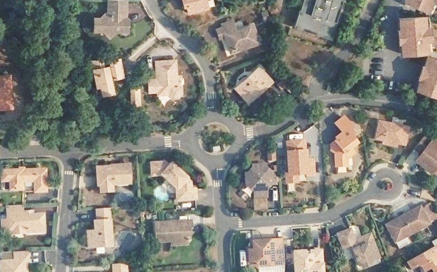 Vue aérienne du Rond-point anonyme n°143424499