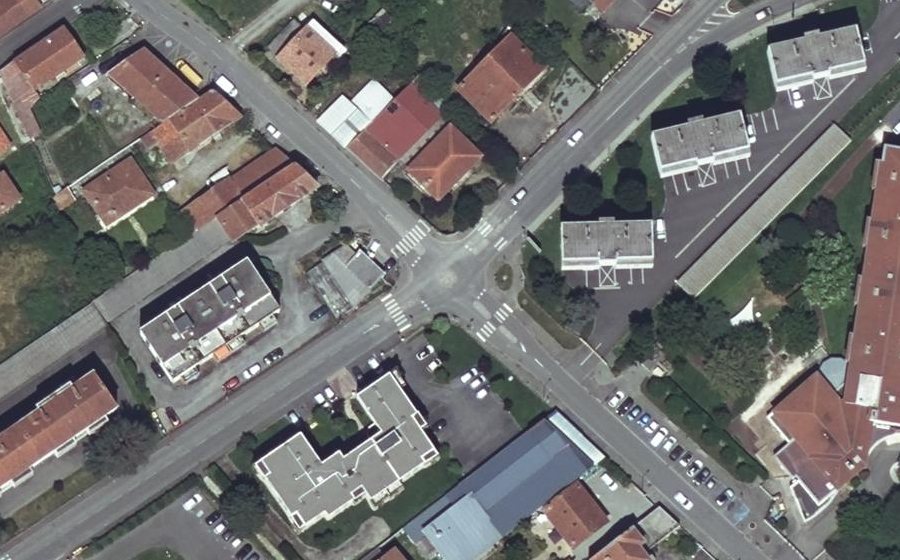 Vue aérienne du Rond-point anonyme n°1434526317