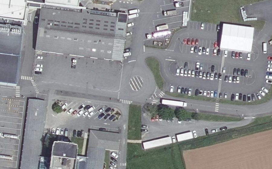 Vue aérienne du Rond-point anonyme n°1434644984