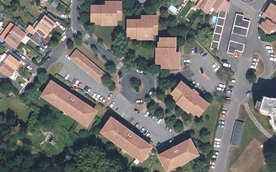 Vue aérienne du Rond-point anonyme n°143571991