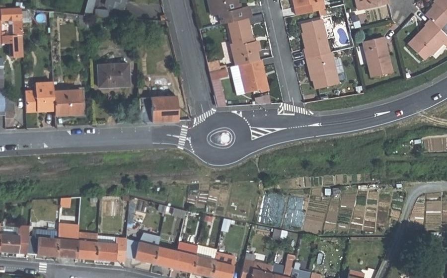 Vue aérienne du Rond-point anonyme n°1435845655