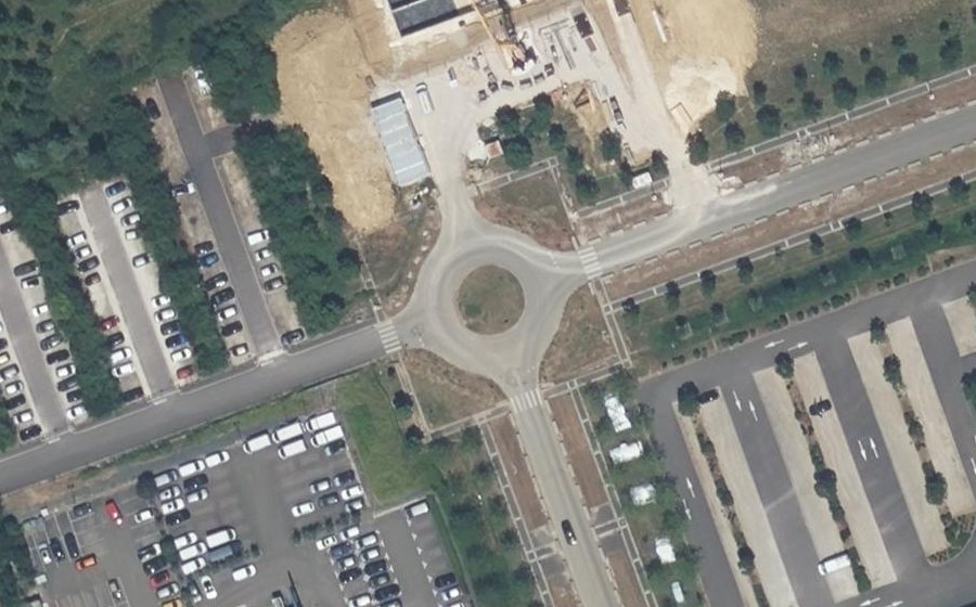 Vue aérienne du Rond-point anonyme n°143619200