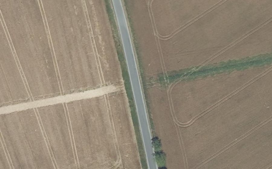 Vue aérienne du Rond-point anonyme n°1436370725