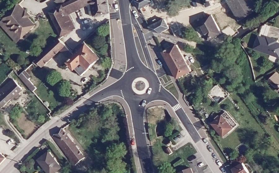 Vue aérienne du Rond-point anonyme n°1436756709