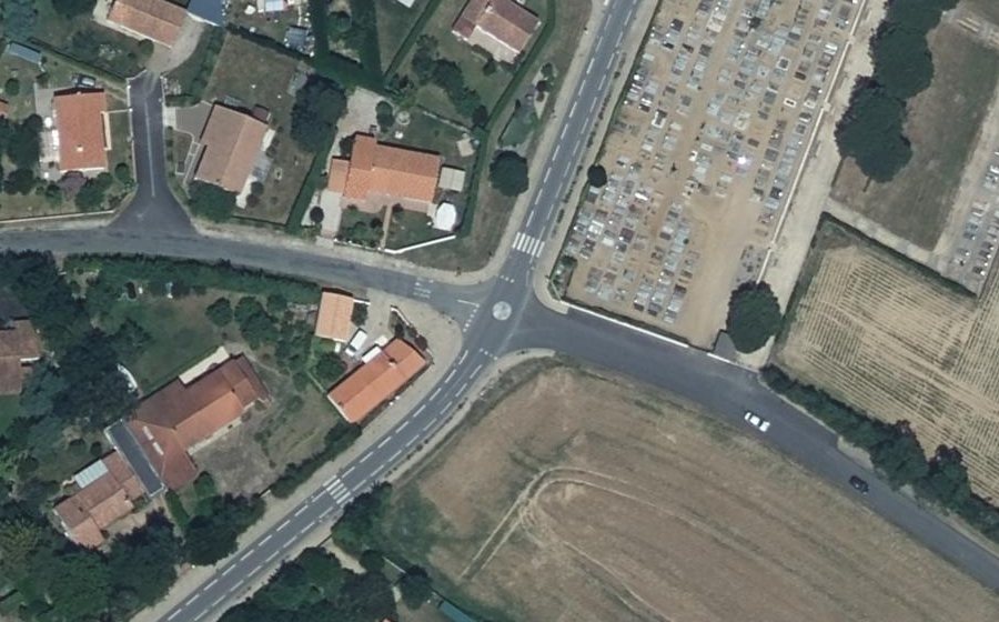 Vue aérienne du Rond-point anonyme n°1436855999
