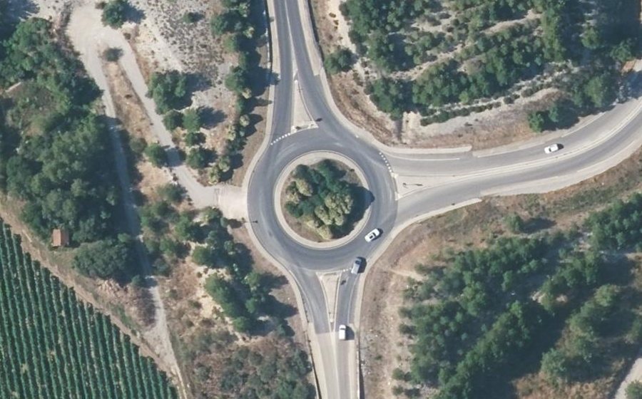 Vue aérienne du Rond-point anonyme n°143840130