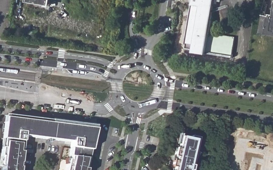 Vue aérienne du Rond-point anonyme n°143900989