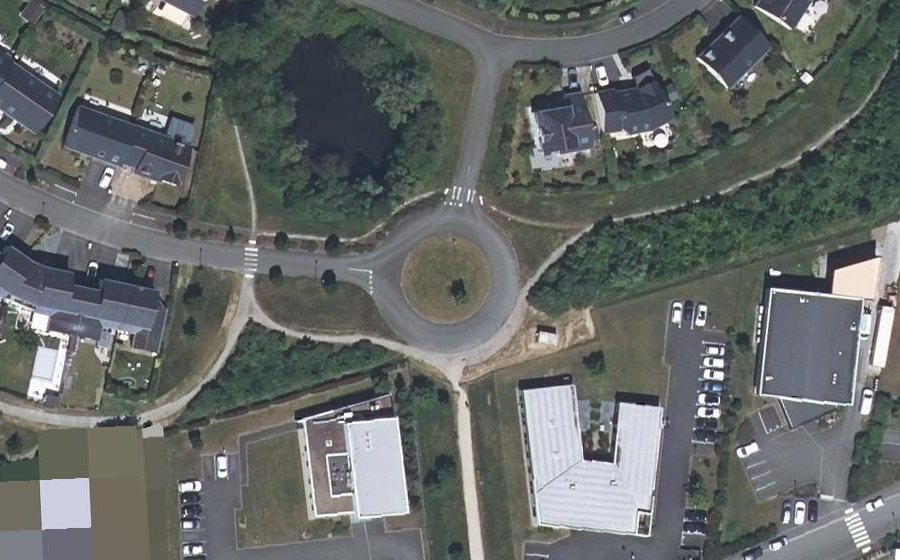 Vue aérienne du Rond-point anonyme n°143920198