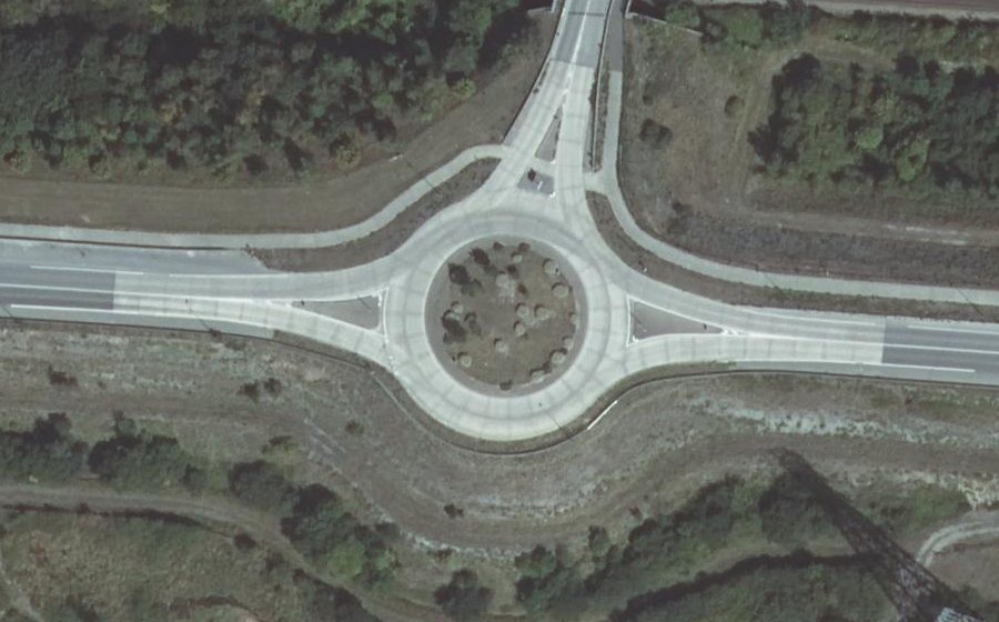 Vue aérienne du Rond-point anonyme n°143920991