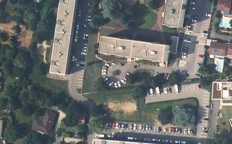 Vue aérienne du Rond-point anonyme n°144125177