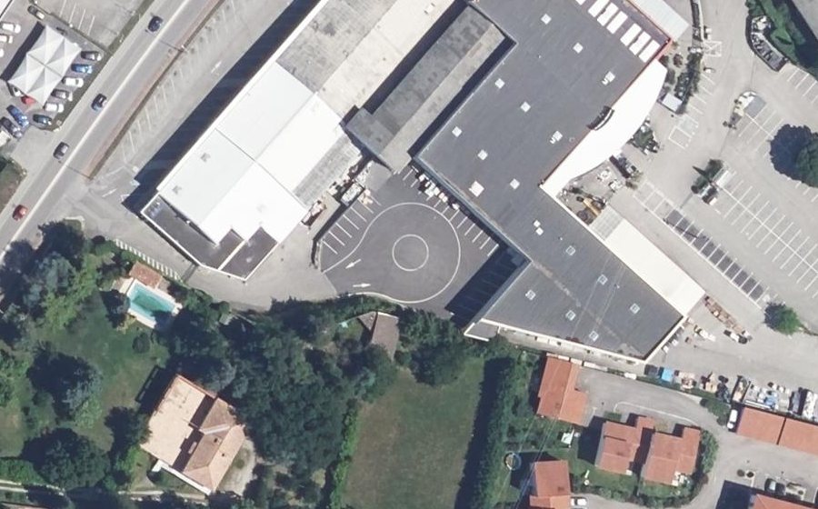 Vue aérienne du Rond-point anonyme n°1441605702