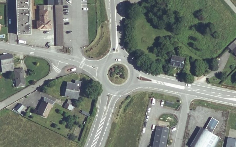 Vue aérienne du Rond-point anonyme n°1441649015