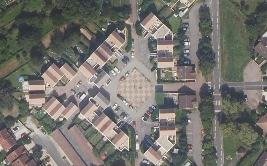 Vue aérienne du Rond-point anonyme n°144171042