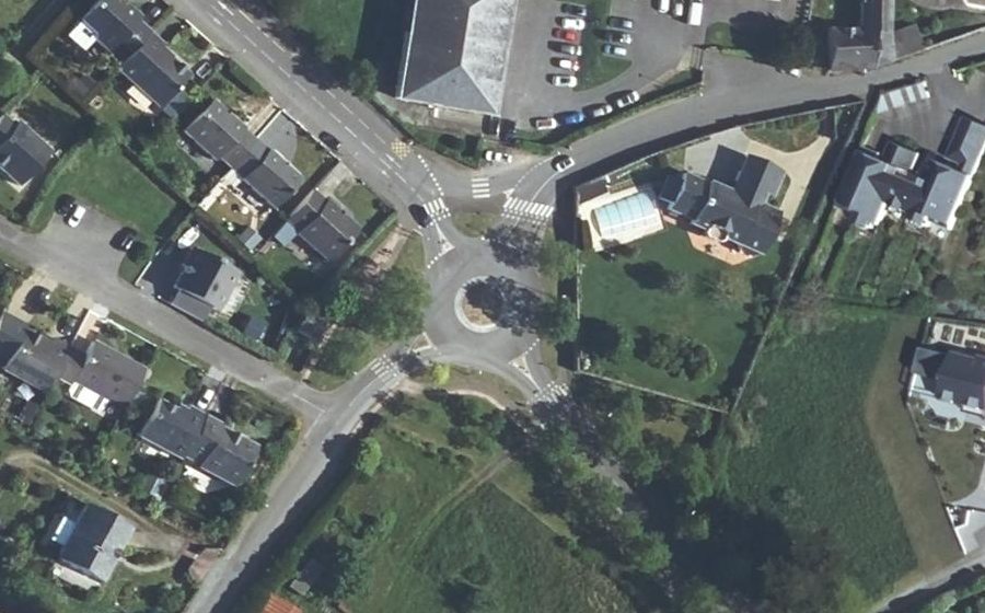 Vue aérienne du Rond-point anonyme n°144232236