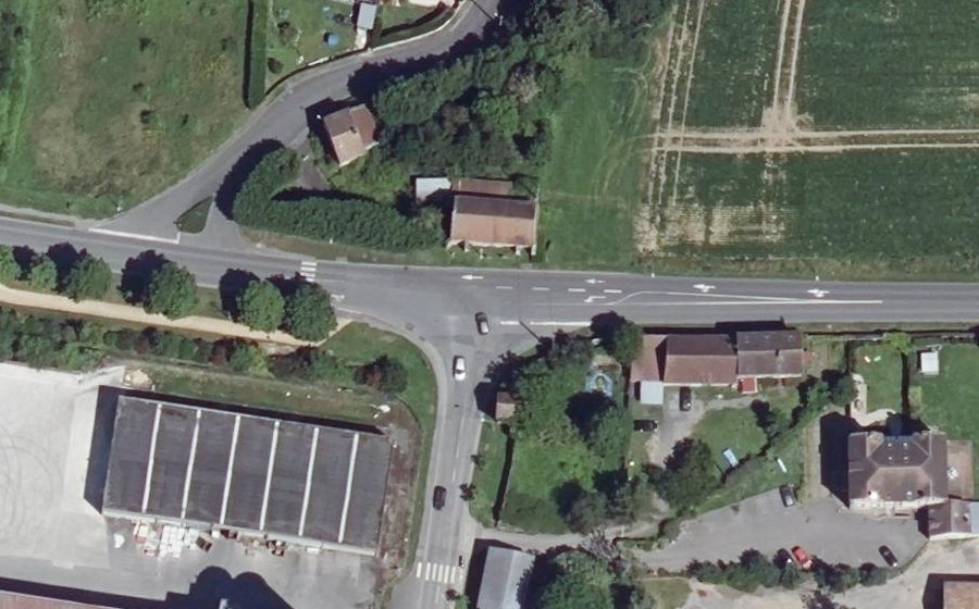Vue aérienne du Rond-point anonyme n°1442588203