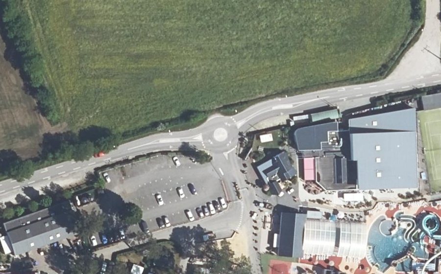 Vue aérienne du Rond-point anonyme n°144270380