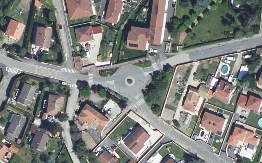 Vue aérienne du Rond-point anonyme n°1442841431
