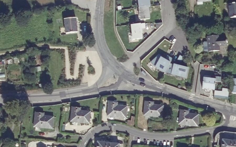 Vue aérienne du Rond-point anonyme n°1443192795