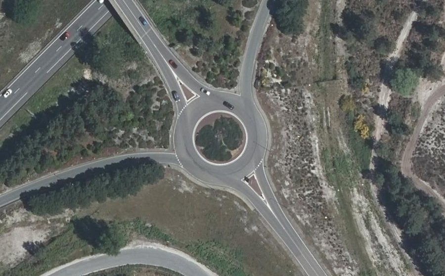 Vue aérienne du Rond-point anonyme n°144334924