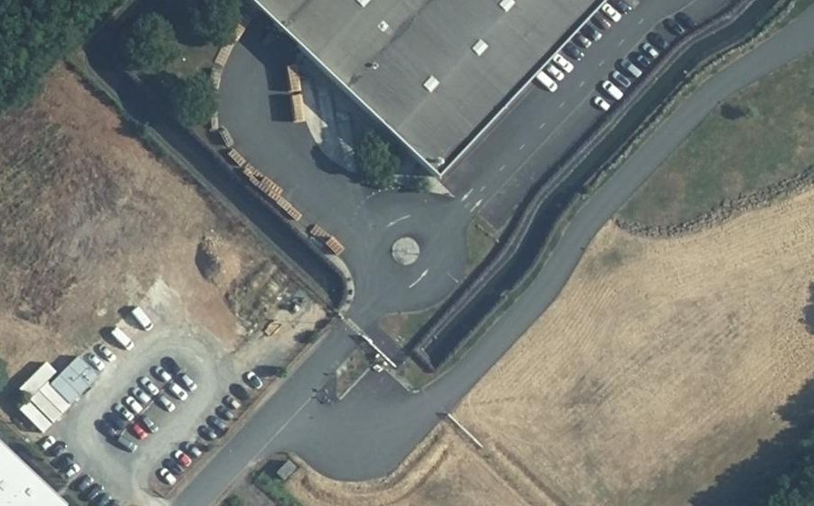 Vue aérienne du Rond-point anonyme n°1443804723