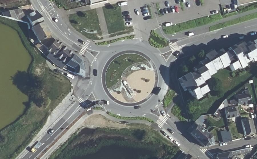 Vue aérienne du Rond-point anonyme n°144424007