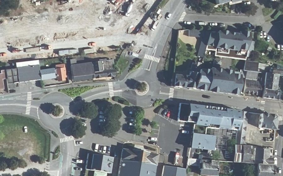 Vue aérienne du Rond-point anonyme n°144424018