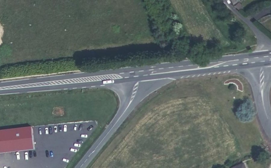 Vue aérienne du Rond-point anonyme n°1444258081