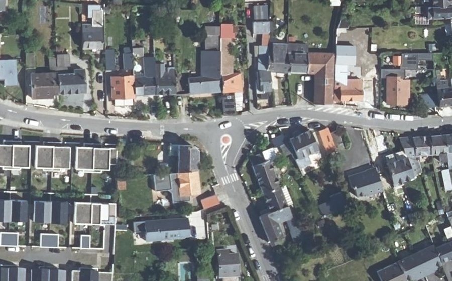 Vue aérienne du Rond-point anonyme n°144428268