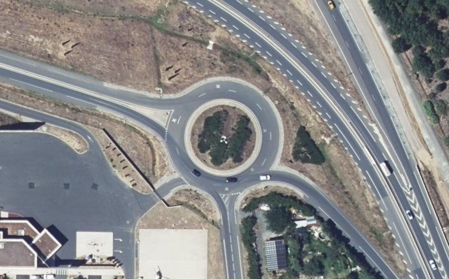 Vue aérienne du Rond-point anonyme n°144429888