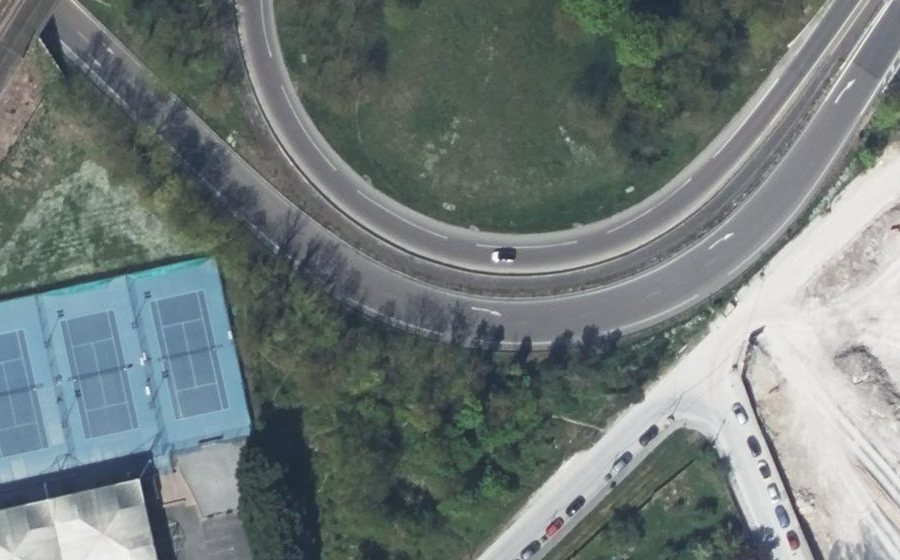 Vue aérienne du Rond-point anonyme n°1444341272
