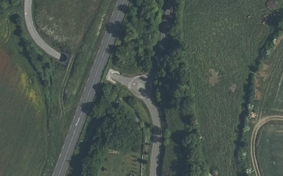 Vue aérienne du Rond-point anonyme n°144446661