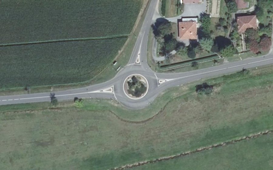 Vue aérienne du Rond-point anonyme n°144520054