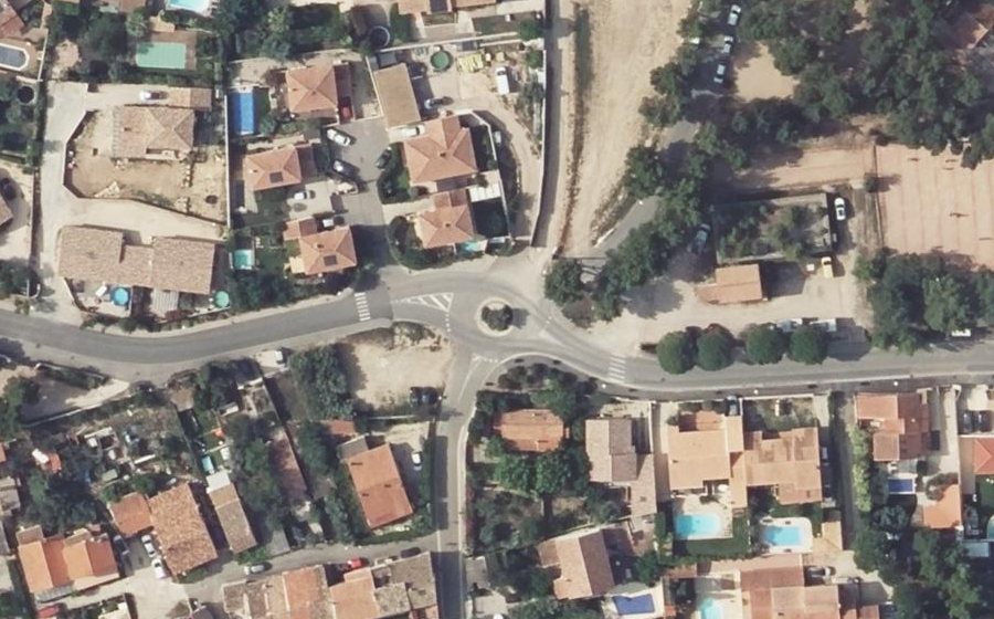 Vue aérienne du Rond-point anonyme n°1445387211