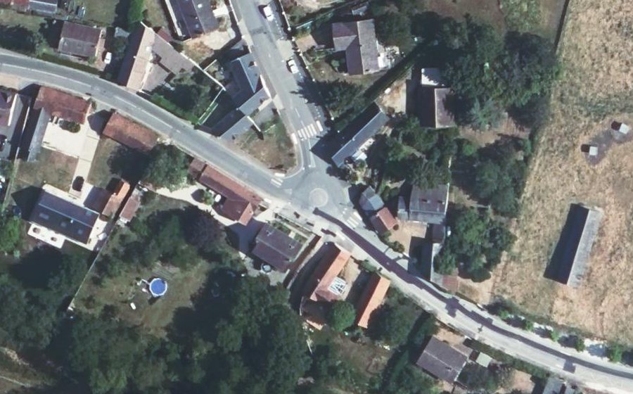 Vue aérienne du Rond-point anonyme n°1445477919