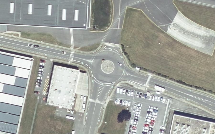 Vue aérienne du Rond-point anonyme n°144564686