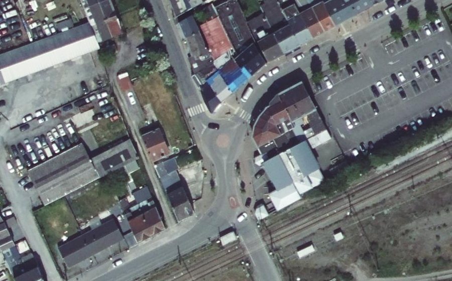 Vue aérienne du Rond-point anonyme n°144574575