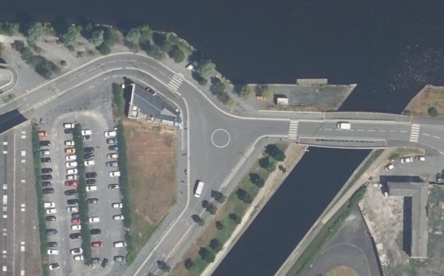 Vue aérienne du Rond-point anonyme n°1445757041