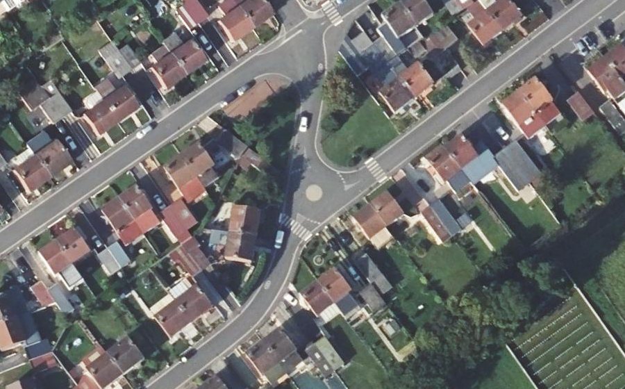 Vue aérienne du Rond-point anonyme n°1445865191