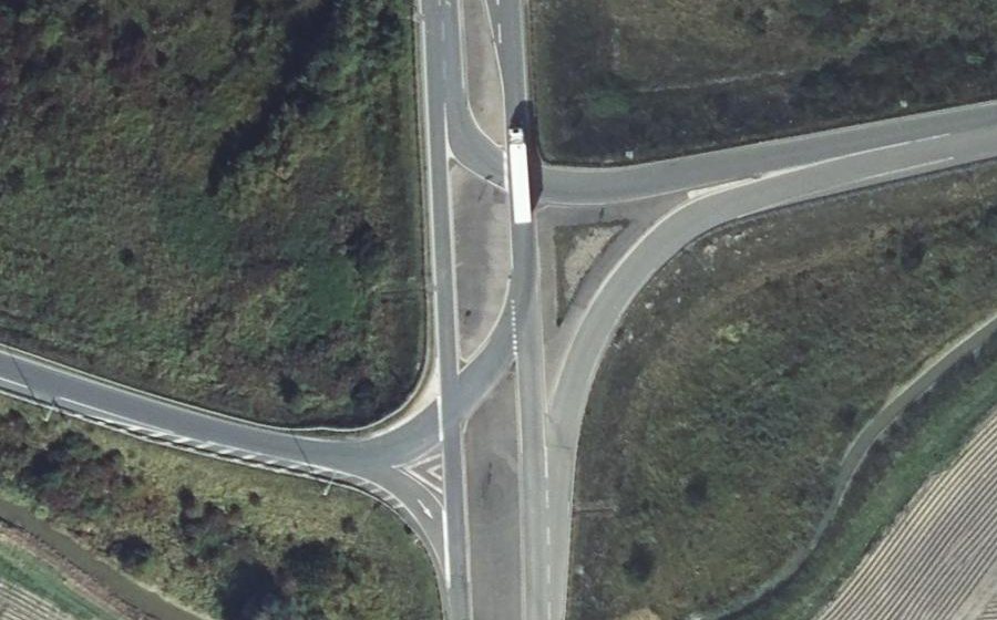 Vue aérienne du Rond-point anonyme n°1446325666