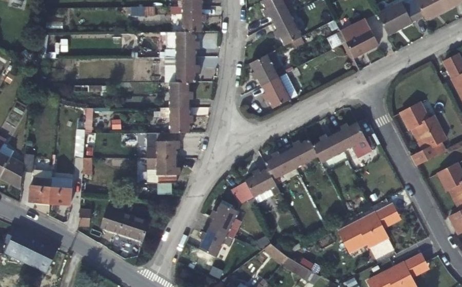 Vue aérienne du Rond-point anonyme n°1446331657