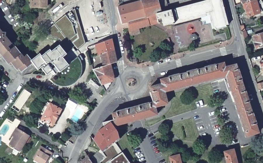 Vue aérienne du Rond-point anonyme n°1446491147