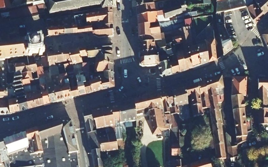 Vue aérienne du Rond-point anonyme n°1446527616