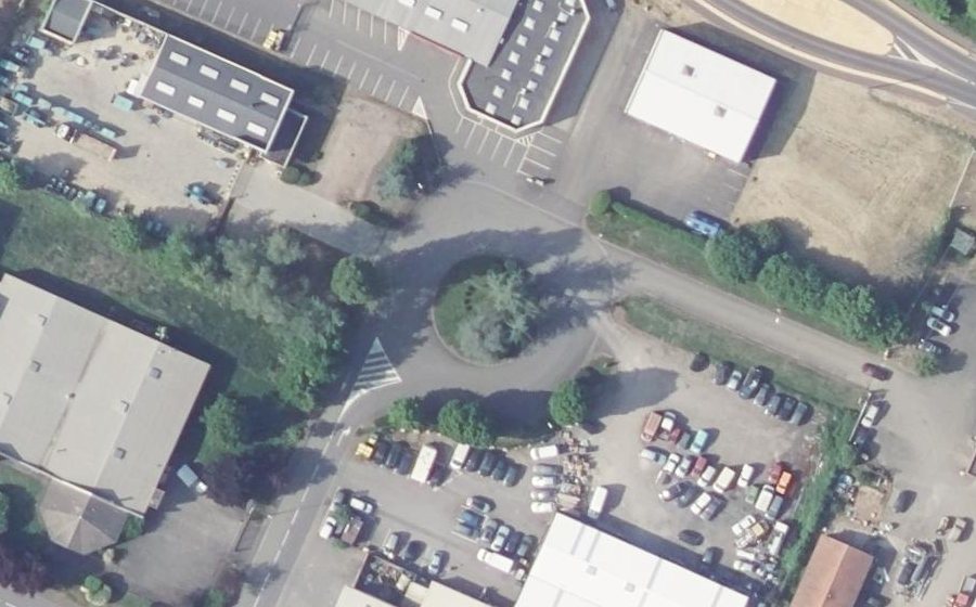 Vue aérienne du Rond-point anonyme n°1446540236