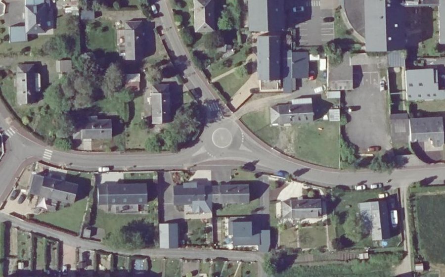 Vue aérienne du Rond-point anonyme n°1446913906